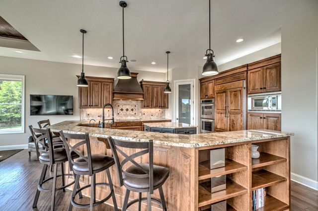2928 Jonquil Trail N, Lake Elmo, MN 55042