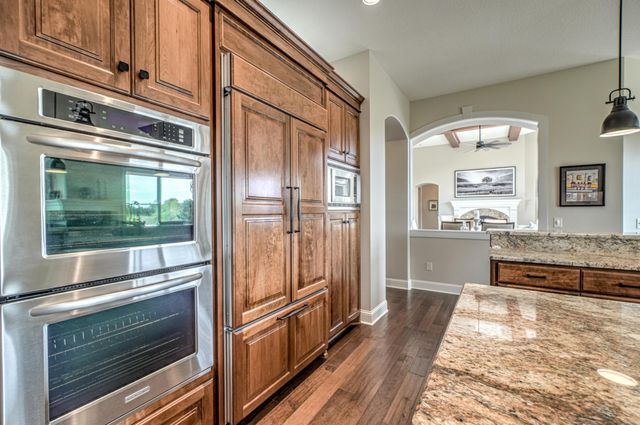 2928 Jonquil Trail N, Lake Elmo, MN 55042