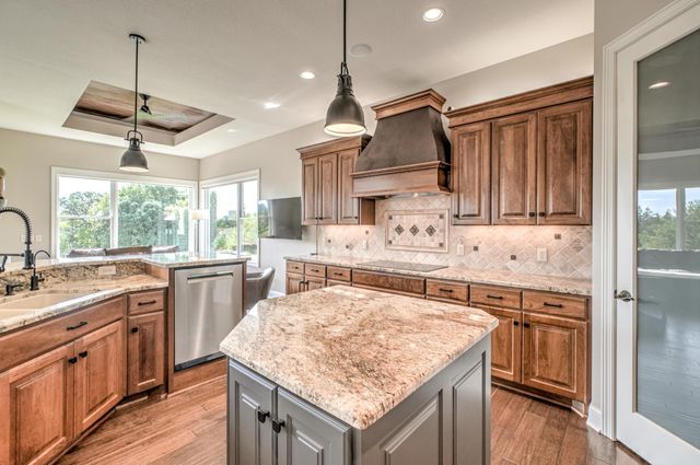 2928 Jonquil Trail N, Lake Elmo, MN 55042