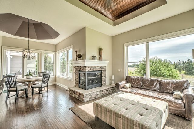 2928 Jonquil Trail N, Lake Elmo, MN 55042