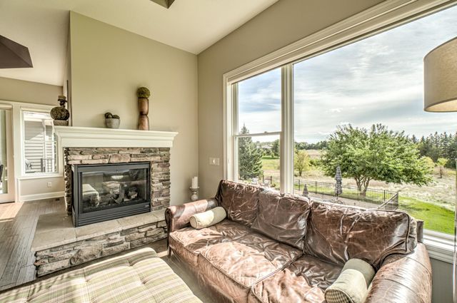 2928 Jonquil Trail N, Lake Elmo, MN 55042