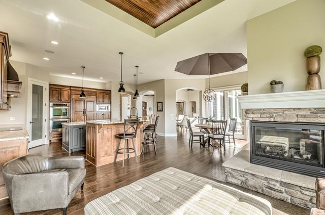 2928 Jonquil Trail N, Lake Elmo, MN 55042