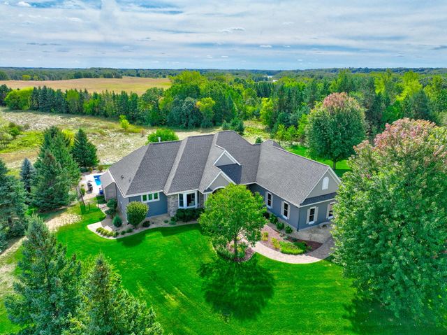2928 Jonquil Trail N, Lake Elmo, MN 55042