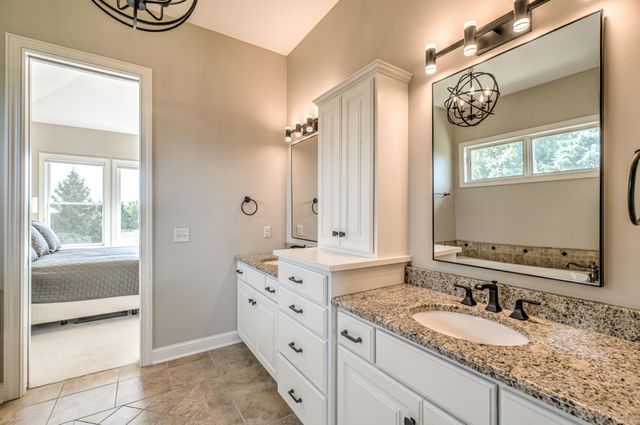 2928 Jonquil Trail N, Lake Elmo, MN 55042
