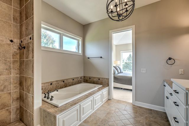 2928 Jonquil Trail N, Lake Elmo, MN 55042
