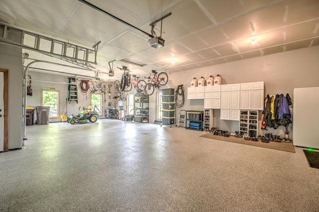 2928 Jonquil Trail N, Lake Elmo, MN 55042