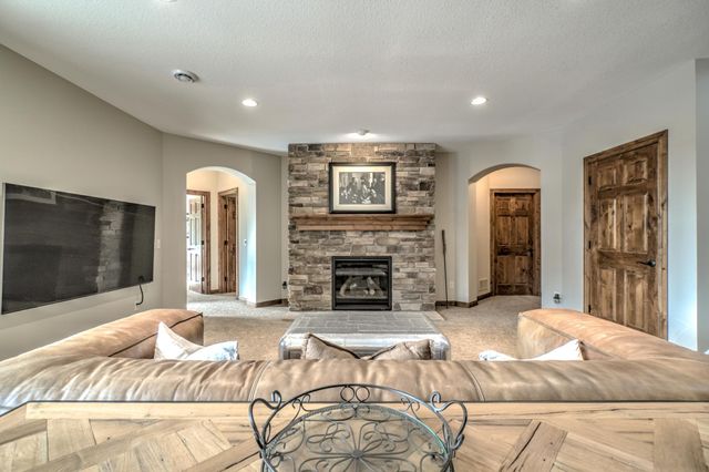 2928 Jonquil Trail N, Lake Elmo, MN 55042