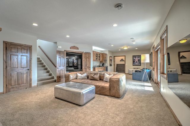 2928 Jonquil Trail N, Lake Elmo, MN 55042