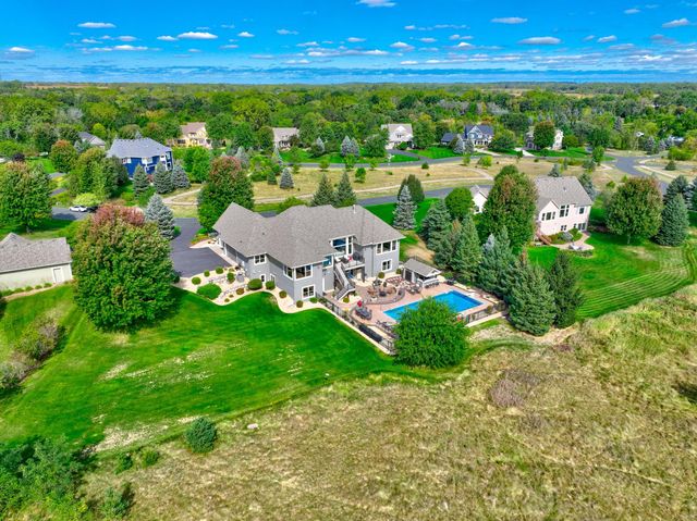 2928 Jonquil Trail N, Lake Elmo, MN 55042