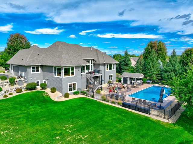 2928 Jonquil Trail N, Lake Elmo, MN 55042
