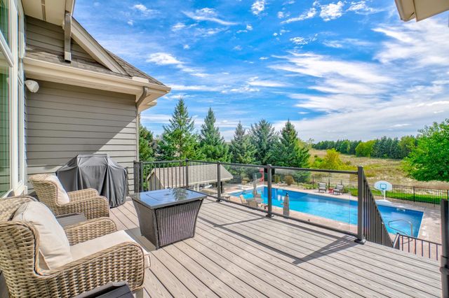 2928 Jonquil Trail N, Lake Elmo, MN 55042