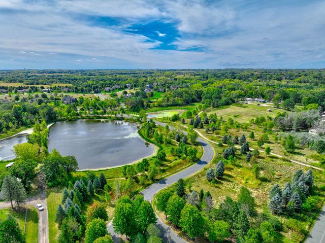 2928 Jonquil Trail N, Lake Elmo, MN 55042