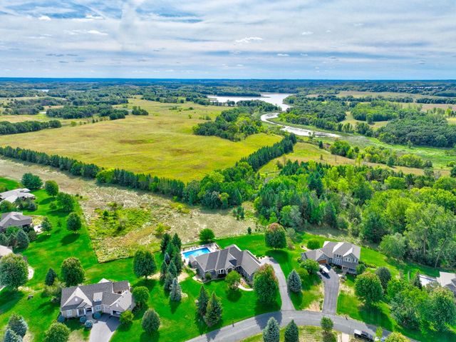 2928 Jonquil Trail N, Lake Elmo, MN 55042