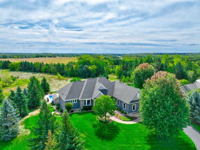 2928 Jonquil Trail N, Lake Elmo, MN 55042