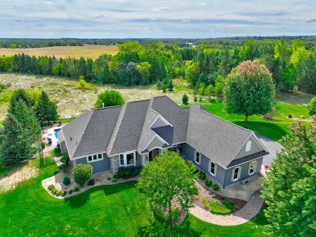 2928 Jonquil Trail N, Lake Elmo, MN 55042