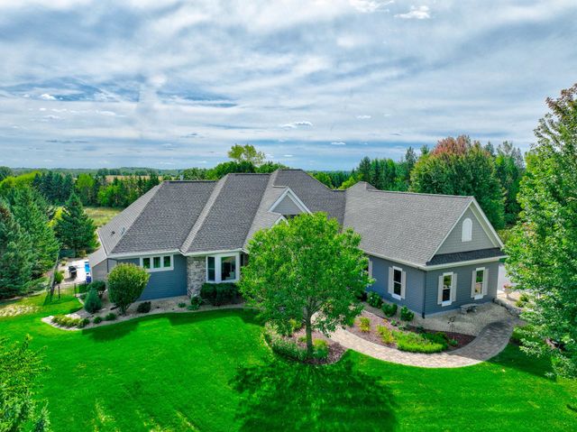 2928 Jonquil Trail N, Lake Elmo, MN 55042