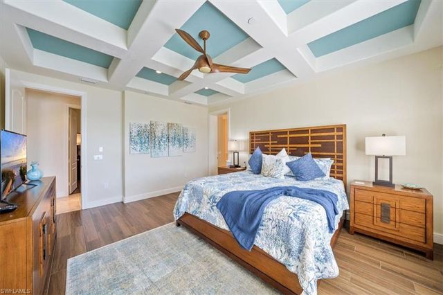 580 Avellino Isles CIR 18102, Naples, FL 34119