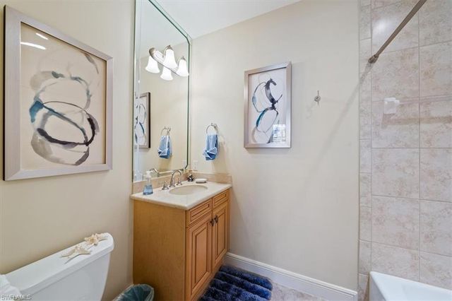 580 Avellino Isles CIR 18102, Naples, FL 34119