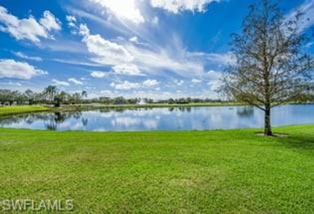 580 Avellino Isles CIR 18102, Naples, FL 34119