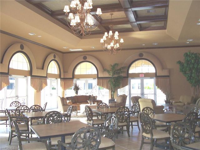 580 Avellino Isles CIR 18102, Naples, FL 34119