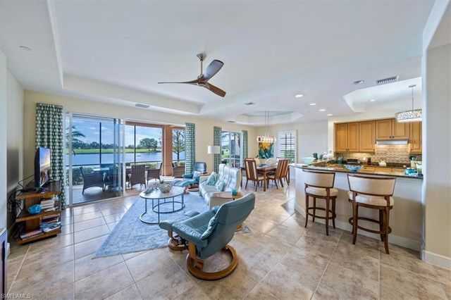 580 Avellino Isles CIR 18102, Naples, FL 34119