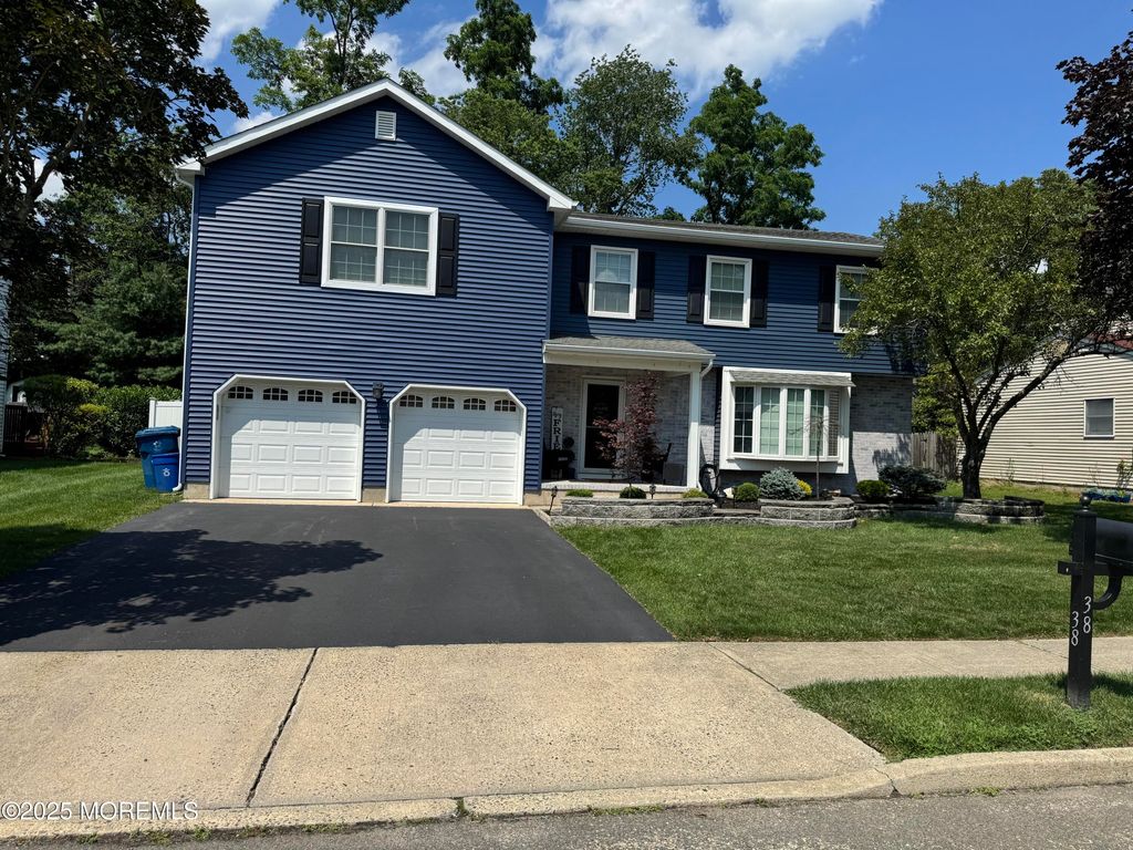 38 Cherry Tree Circle, Howell, NJ 07731