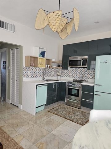 801 8th St 201, Miami Beach, FL 33139