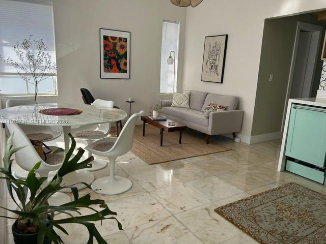 801 8th St 201, Miami Beach, FL 33139