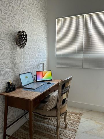 801 8th St 201, Miami Beach, FL 33139