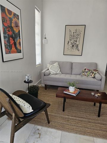 801 8th St 201, Miami Beach, FL 33139