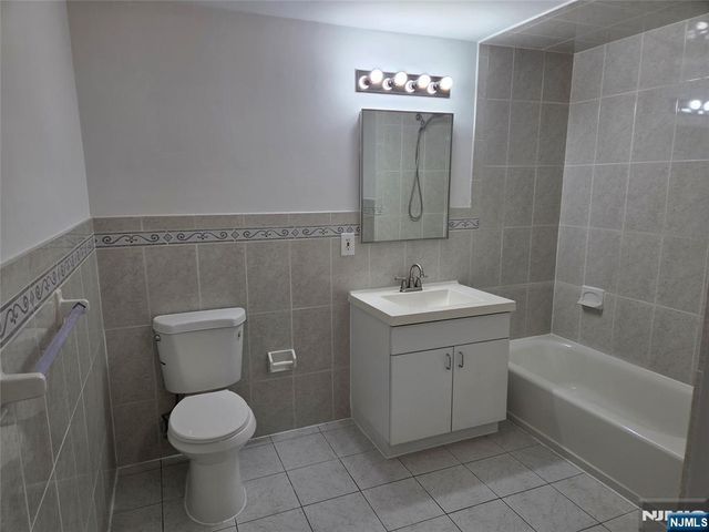 2401 Bergenline Avenue 3H, Union City, NJ 07087
