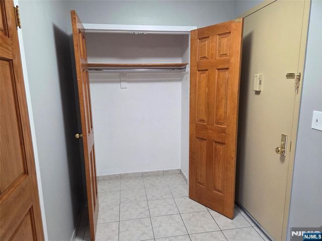 2401 Bergenline Avenue 3H, Union City, NJ 07087