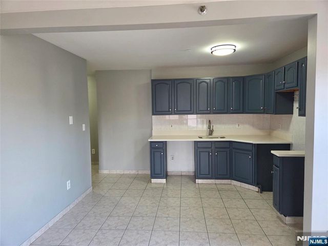 2401 Bergenline Avenue 3H, Union City, NJ 07087
