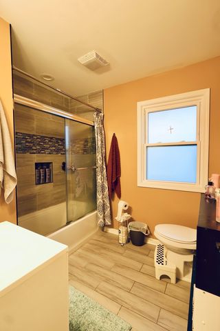 8043 Salisbury Avenue, Lyons, IL 60534