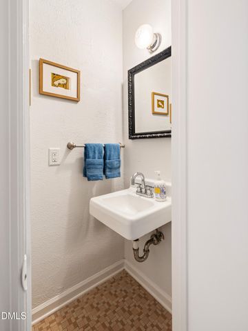 400 Davie Road 57, Carrboro, NC 27510