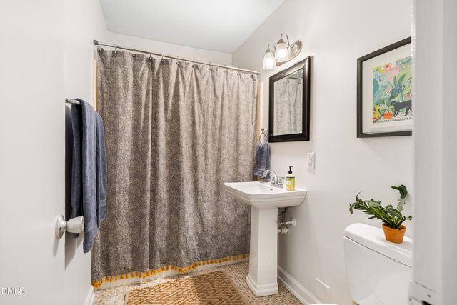 400 Davie Road 57, Carrboro, NC 27510