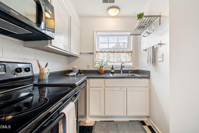 400 Davie Road 57, Carrboro, NC 27510