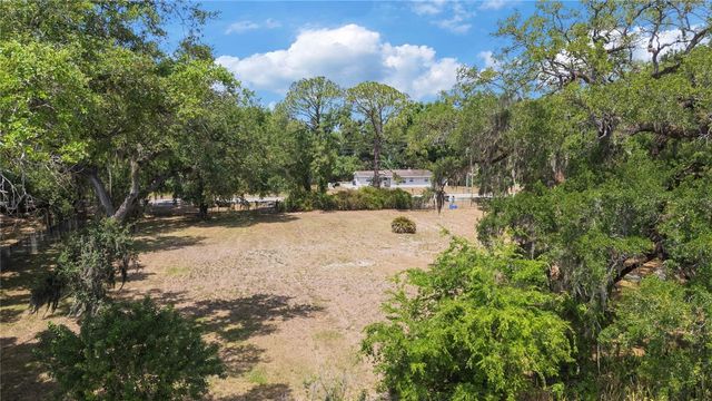 5015 GARDEN LANE, Tampa, FL 33610