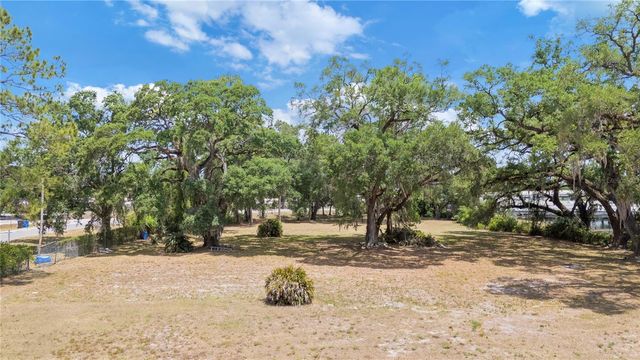 5015 GARDEN LANE, Tampa, FL 33610