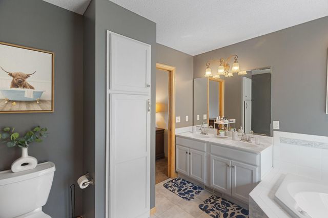 20568 Jupiter Path, Lakeville, MN 55044