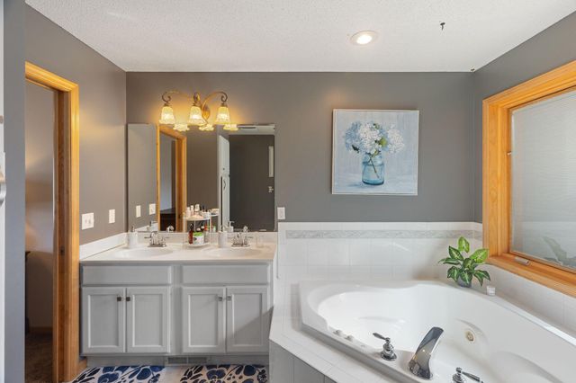 20568 Jupiter Path, Lakeville, MN 55044