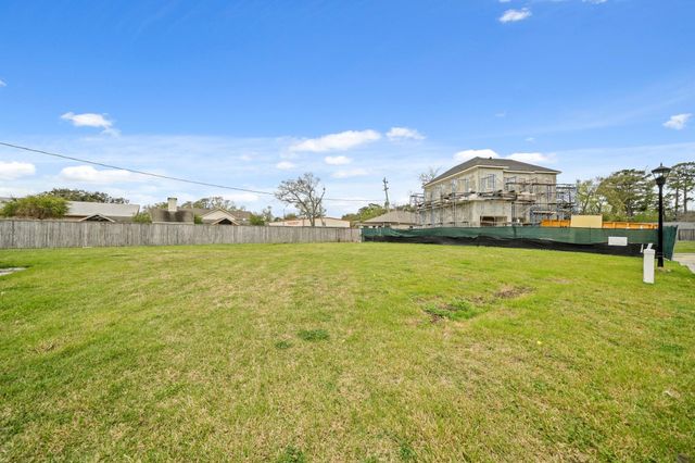 7903 S Villa Circle, Hilshire Village, TX 77055