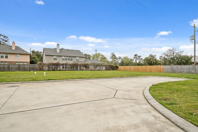 7903 S Villa Circle, Hilshire Village, TX 77055