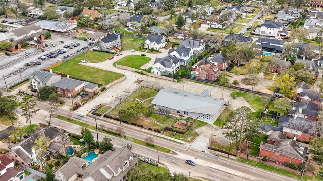 7903 S Villa Circle, Hilshire Village, TX 77055