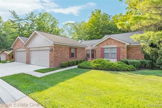 7332 Meadowridge Circle, West Bloomfield, MI 48322