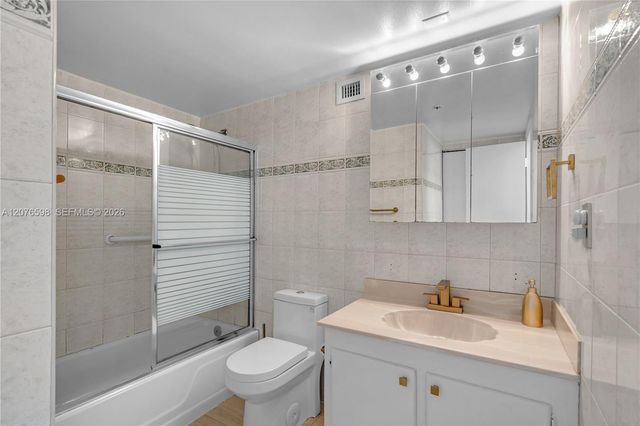 4101 Pine Tree Drive 1105, Miami Beach, FL 33140