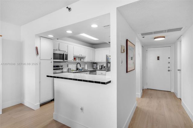 4101 Pine Tree Drive 1105, Miami Beach, FL 33140