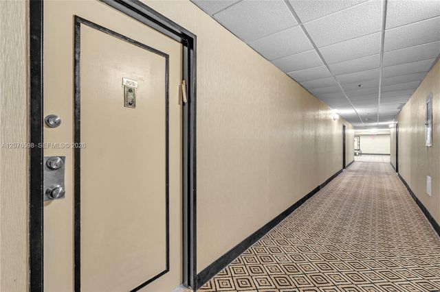 4101 Pine Tree Drive 1105, Miami Beach, FL 33140