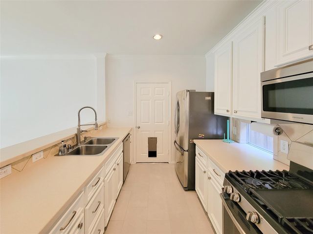 75 Dennis Street, Houston, TX 77006