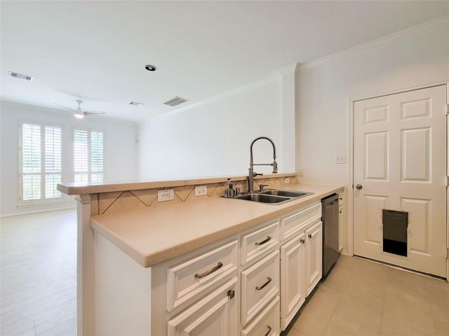 75 Dennis Street, Houston, TX 77006